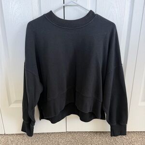 Abercrombie & Fitch Black Cropped Sweatshirt